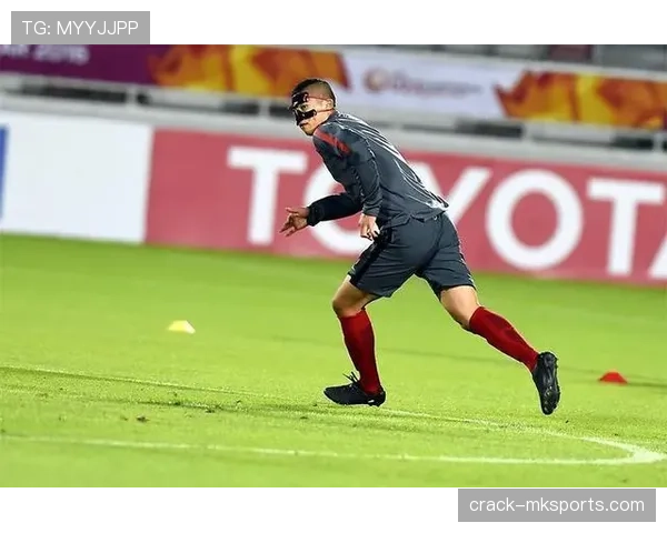 张玉宁连吃三天飞机餐,家里冰箱到底放了啥? 张玉宁连吃三天飞机餐,家里冰箱到底放了啥?