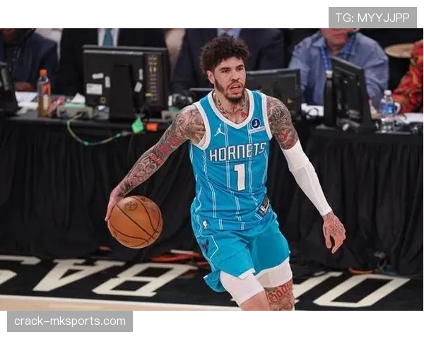 拉梅洛·鲍尔挡拆中投提升效率 拉开球队组织核心差距