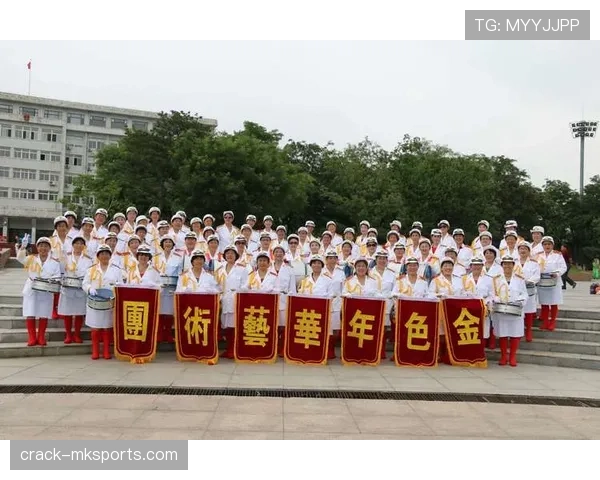 孙兴慜顺手戴的那只表比我一年收入还多，心态瞬间空白